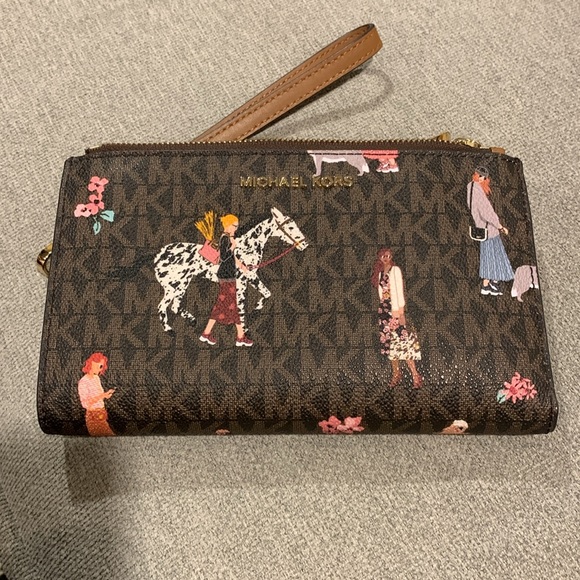 Michael Kors jet set wristlet NWOT